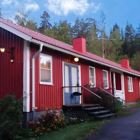 Klaraborg - Rum Och Koek I Borgvik Exterior photo