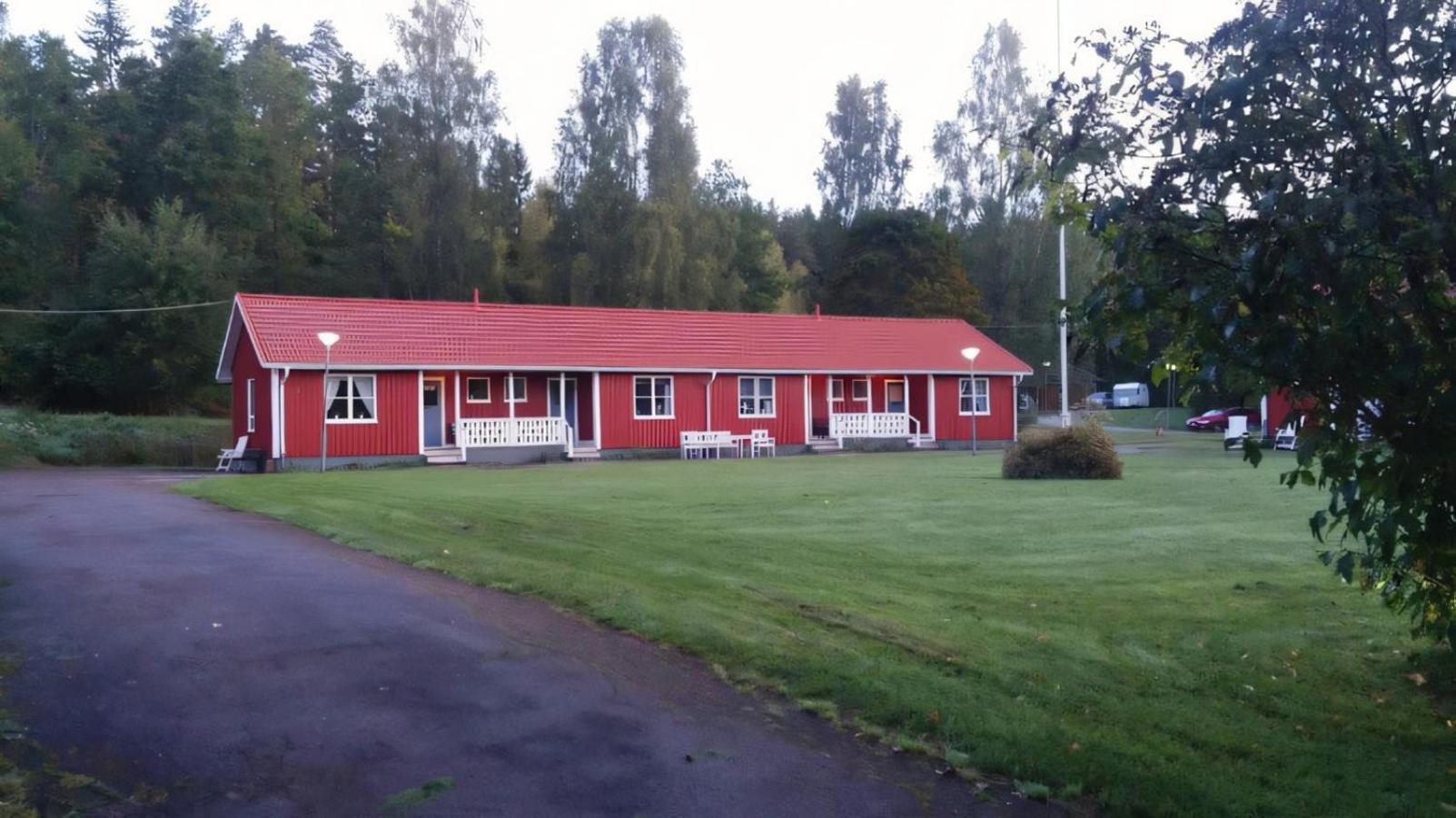 Klaraborg - Rum Och Koek I Borgvik Exterior photo